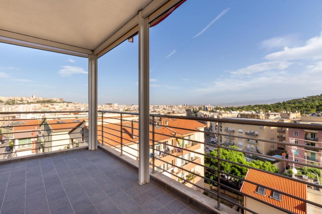 Terrazza61 - Appartamento Con Vista Spettacolare Sulla Citta Di Кальярі Екстер'єр фото